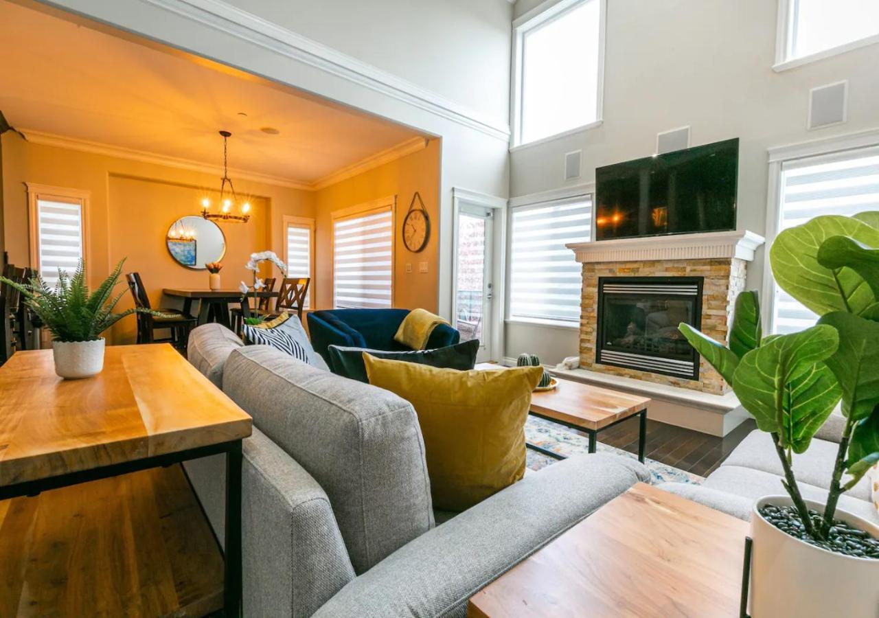 Bellamy Manor Large Home With 5Beds! In Langford Victoria Bagian luar foto