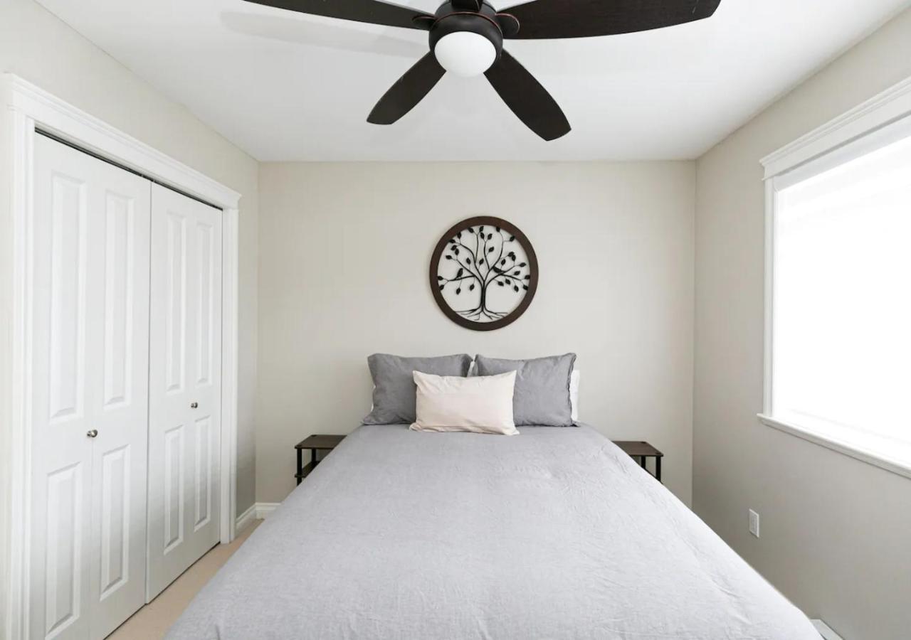 Bellamy Manor Large Home With 5Beds! In Langford Victoria Bagian luar foto