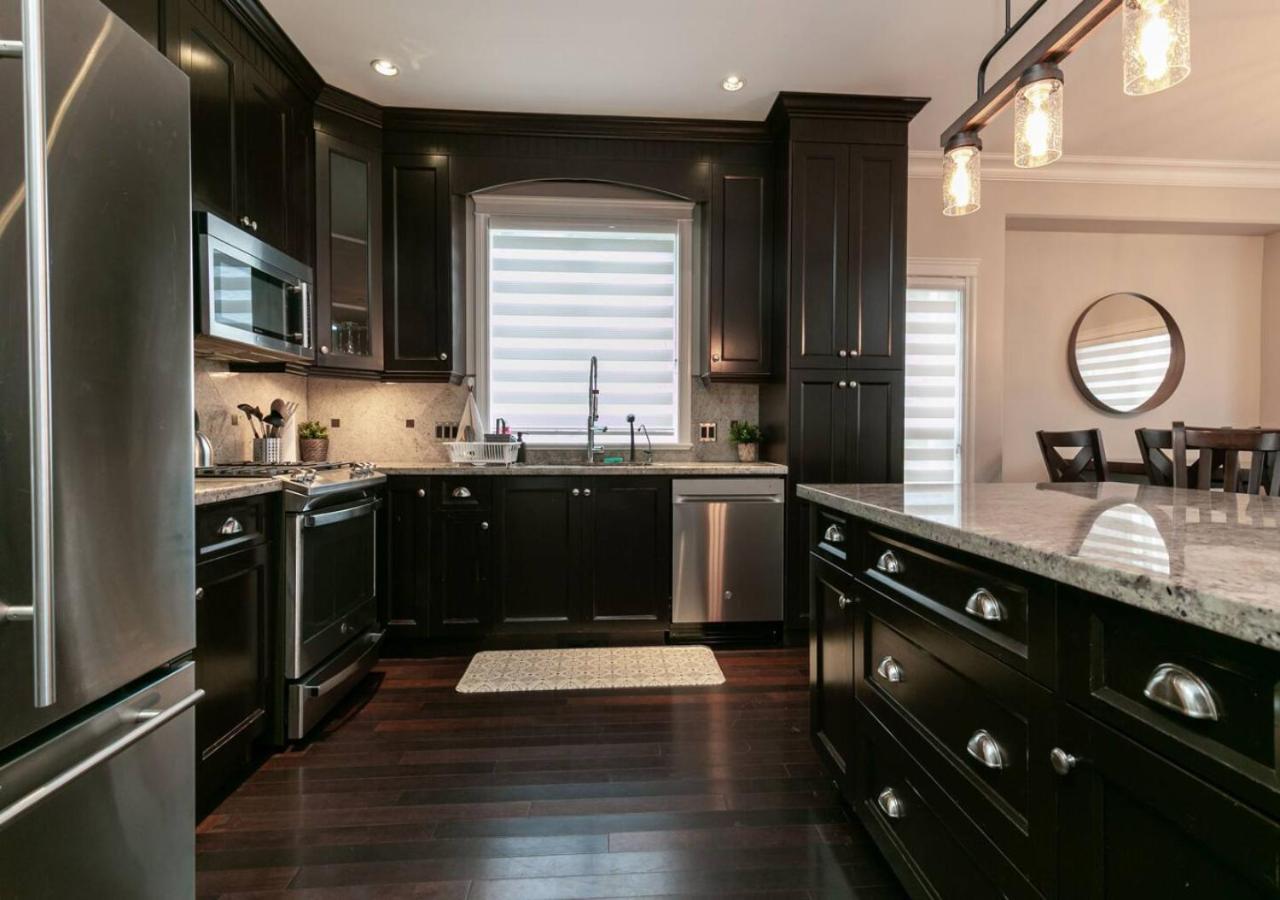 Bellamy Manor Large Home With 5Beds! In Langford Victoria Bagian luar foto