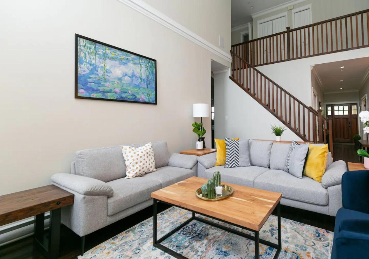 Bellamy Manor Large Home With 5Beds! In Langford Victoria Bagian luar foto
