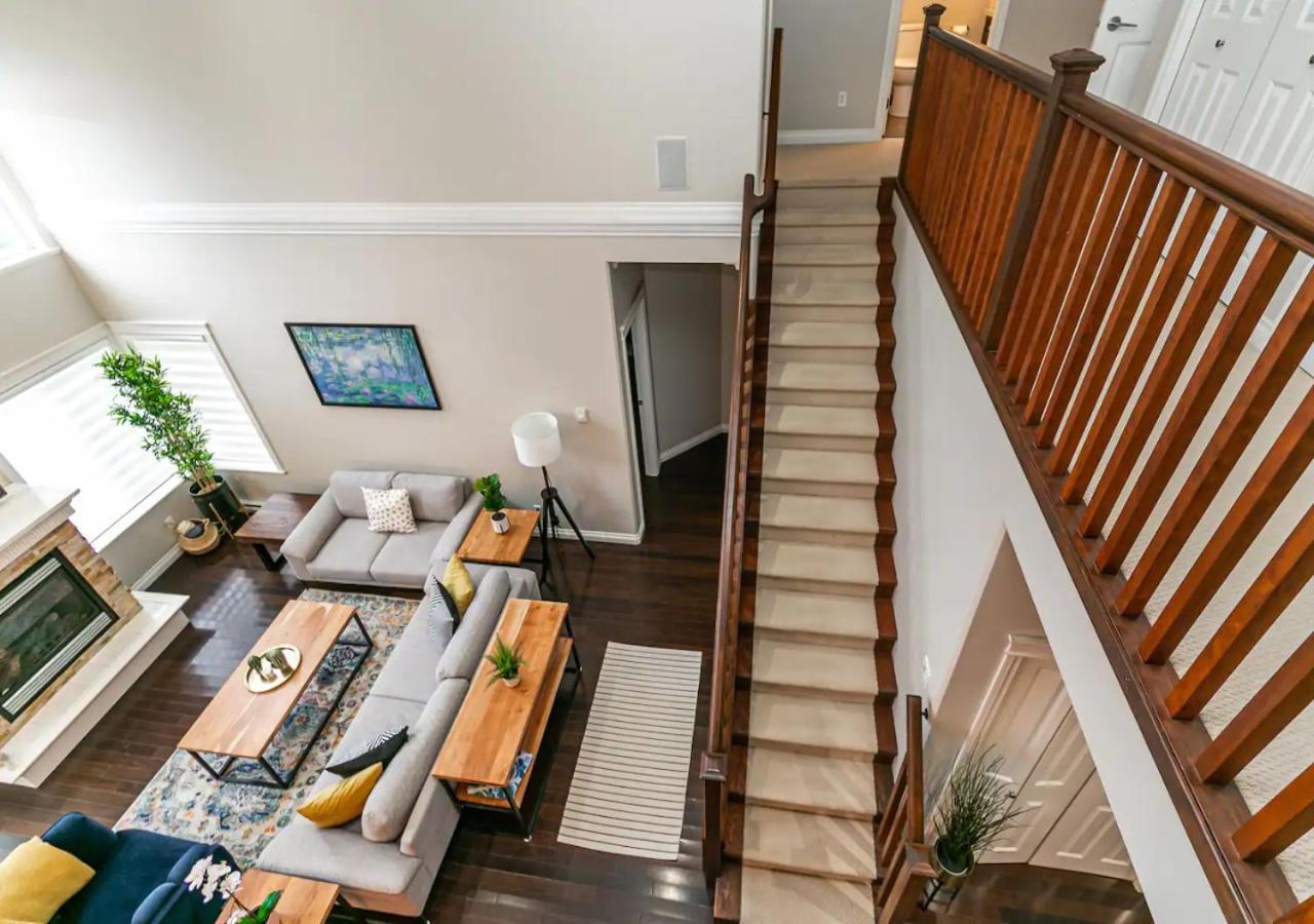 Bellamy Manor Large Home With 5Beds! In Langford Victoria Bagian luar foto