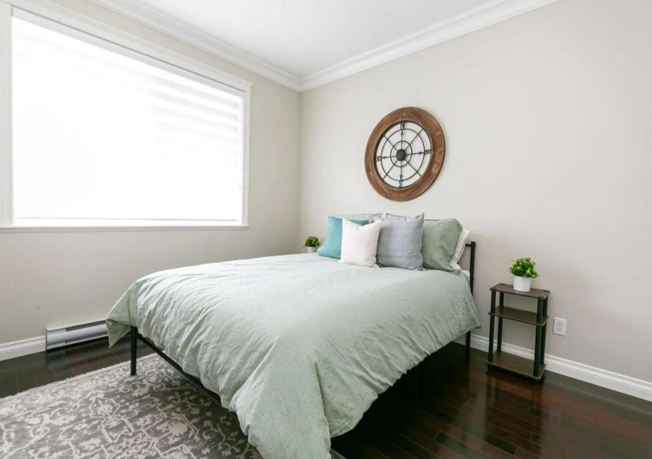 Bellamy Manor Large Home With 5Beds! In Langford Victoria Bagian luar foto