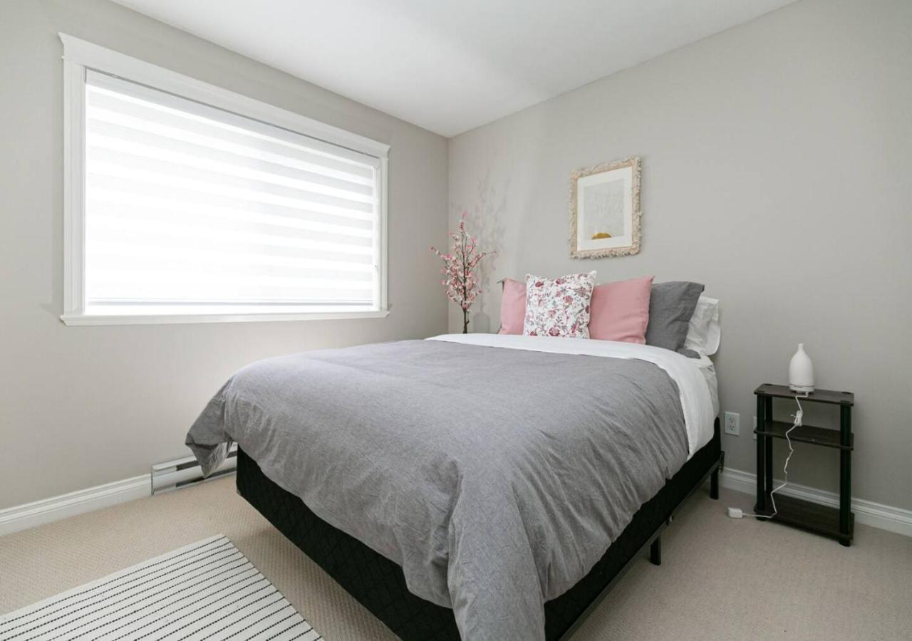 Bellamy Manor Large Home With 5Beds! In Langford Victoria Bagian luar foto